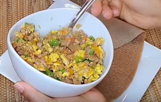 Enkulal Sega Firfir (Egg & Meat Firfir)