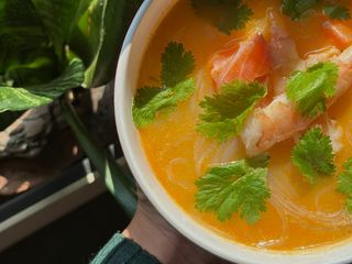 Суп "Том-ям" з лососем та креветкою (460g)