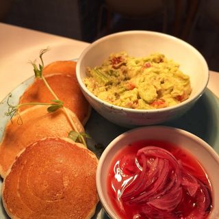 Mini Panquecas com Guacamole