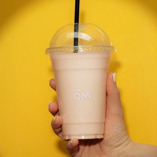 Клубничный милкшейк (400 мл)