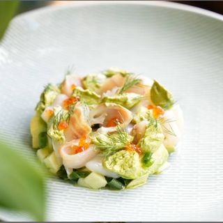 Тар тар з гребінця та доради з кремом із кропу 