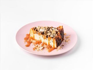 Безглютеновый чизкейк с соленой карамелью