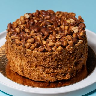 სნიკერსის ტორტი