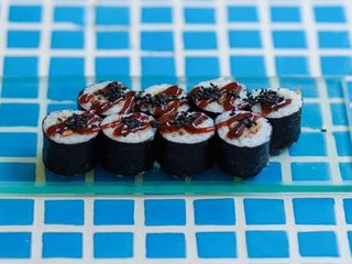 Макі з вугрем (140g)