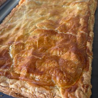 Porción  empanada de picadillo de chorizo, lomo y queso 
