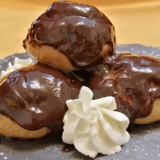 Profiterol nero