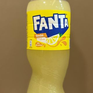 Fanta limón 