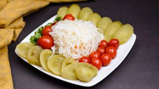 მწნილის ასორტი