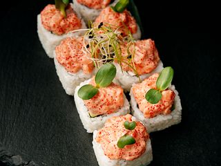 Рол спайсі з лососем (290g)