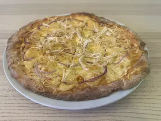 36. Pizza De Pollo