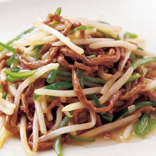 Ternera Salteada Con Brotes De Soja