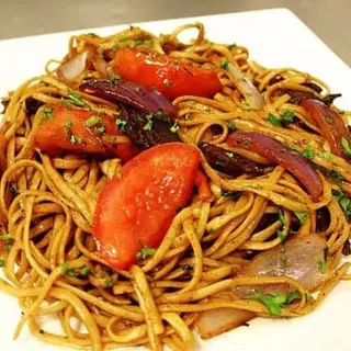 Tallarín Saltado