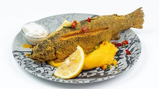 Pastrav crocant in crusta de malai, sos de lamaie si mamaliguta