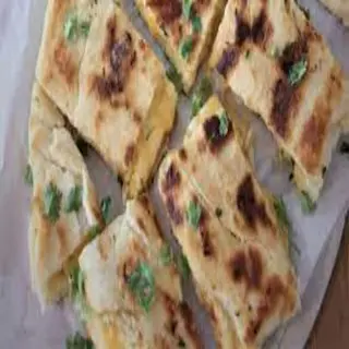 Nan Con Ajo Y Queso