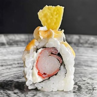 63. Uramaki Palito De Cangrejo Frito Con Patatas Fritas (8 Pzs.)