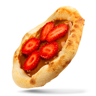 66. Esfirra de doce de leite com morango