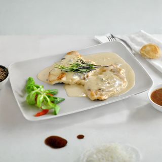 Piept de pui zet cu cartofi prăjiți