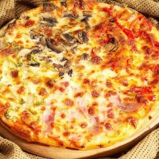 Pizza Cuatro Estaciones (Familiar)