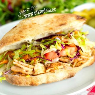 Kebab Normal Con Queso Y Salsas