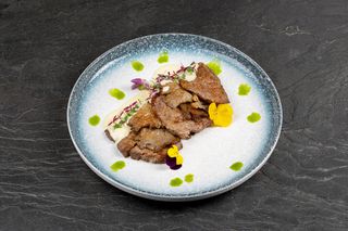 Медальоны с вёшенками и соусом фондю (350г)