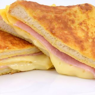 Sandwich jamón queso tortilla francesa