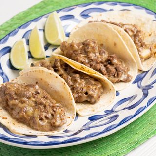 Taco De Bistec Con Queso