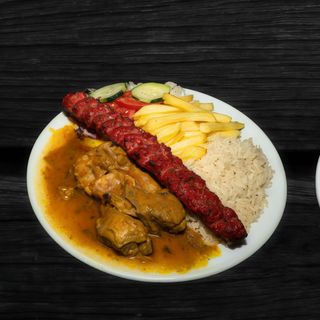 Curry de Cordero Con Shish, Arroz, Patatas y Ensalada