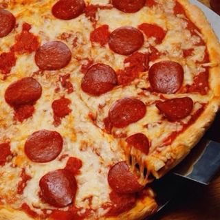 Pizza Peperoni (Familiar)