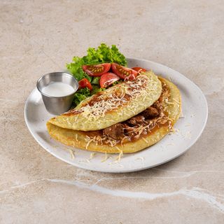 Дерун панський з гуляшем із телятини та сметаною (240/100/30г)