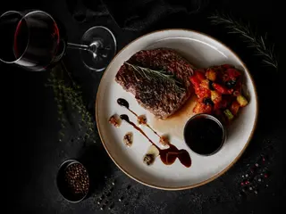 Стейк Рибай з овочами рататуй (380г)