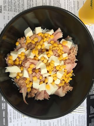 I4  Cotto, lattuga, mais, mozzarella fior di latte, tonno sott olio