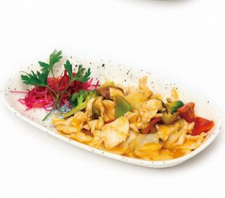 Pollo con salsa de curry thai rojo