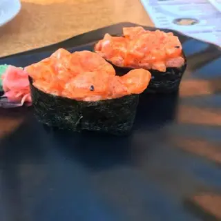 Gunkan Salmon Picante (2 Pzs.)