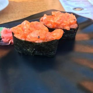 Gunkan Salmon Picante (2 Pzs.)