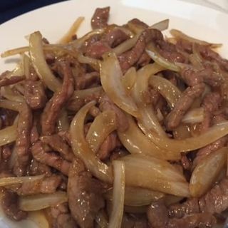 274A - Ternera con salsa de cebolla