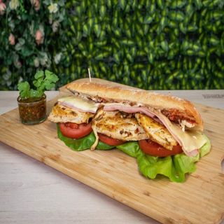 Sándwich De Pollo Grande