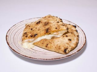 Піца-сендвіч 4 сири (245g)