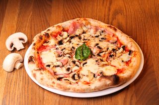 Pizza Prosciutto & funghi