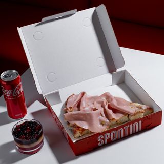 Mortadella con pistacchio + Крем брюле с горски плодове + Кока Кола