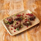 ჭარხლის ფოთლები ნიგვზით