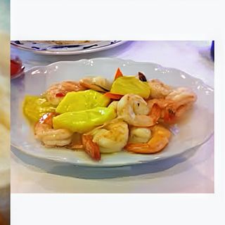 Gamberi con ananas fresco