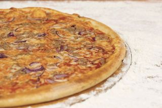 Pizza classica tonno e cipolla