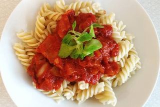 Tagliatelle in Salsa di Pomodoro Fresco e Basilica