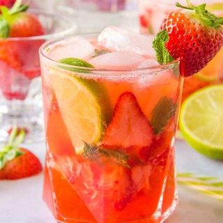 Strawberry lemonade