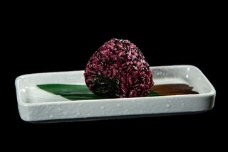 141. Onigiri riso venere spicy sake