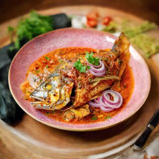 Wet fried Large size tilapia,rice and cock 350ml