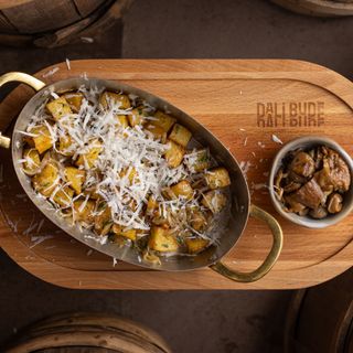 Смажена картопля з грибами та сиром будз (300 г)