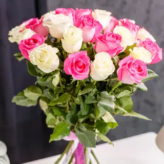 Buchet din Trandafiri Alb Roz