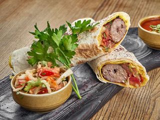 Люля-кебаб в лаваші (300г)