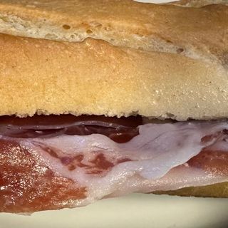 46. Bocadillo jamón serrano